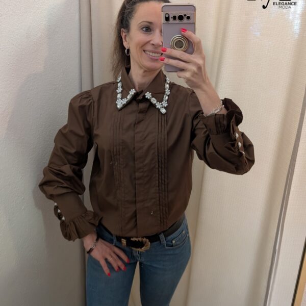 Camisa con strass marrón